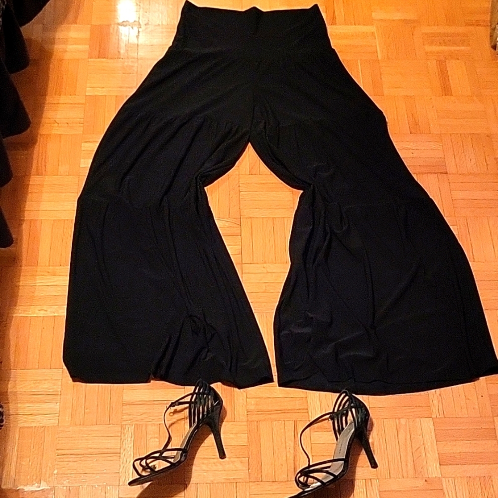 NEW UNIQUE Elegant Black Ruffle Palazzo Pants! M